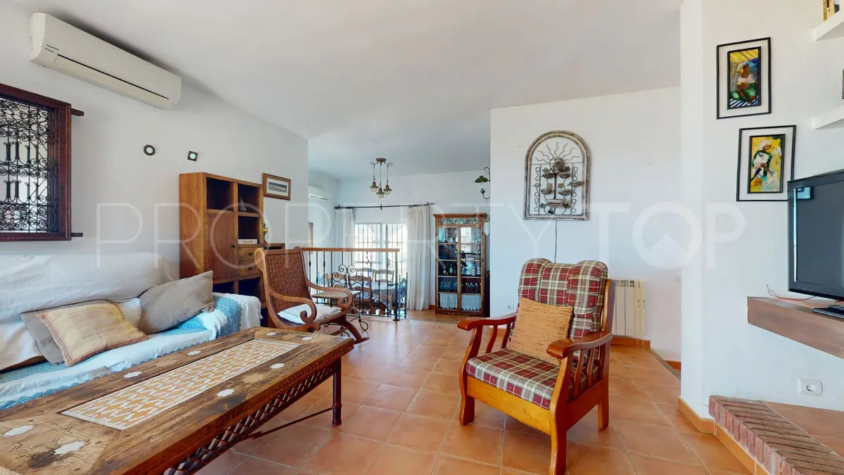 4 bedrooms villa for sale in Valtocado