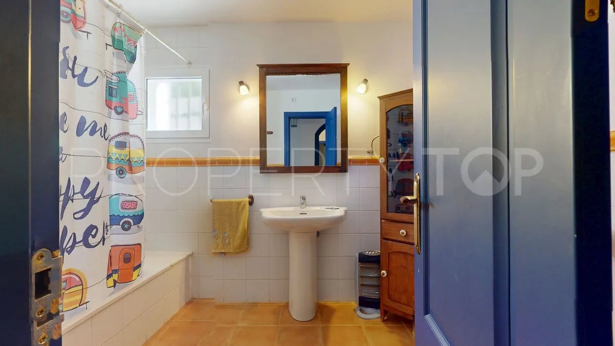 4 bedrooms villa for sale in Valtocado