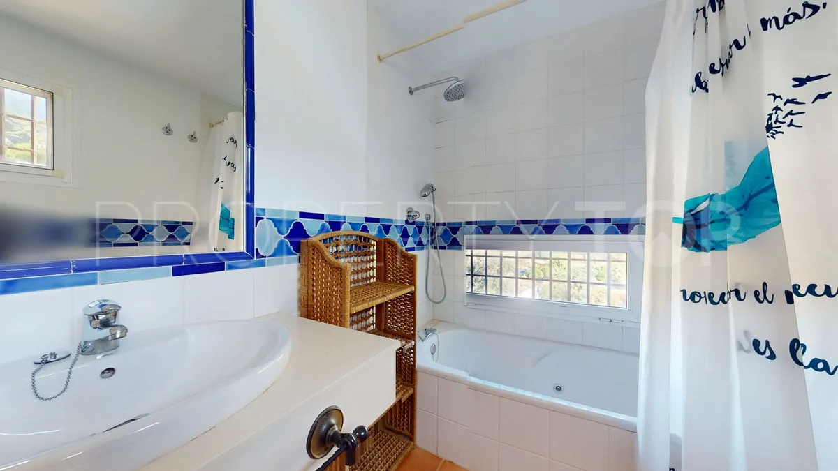 4 bedrooms villa for sale in Valtocado