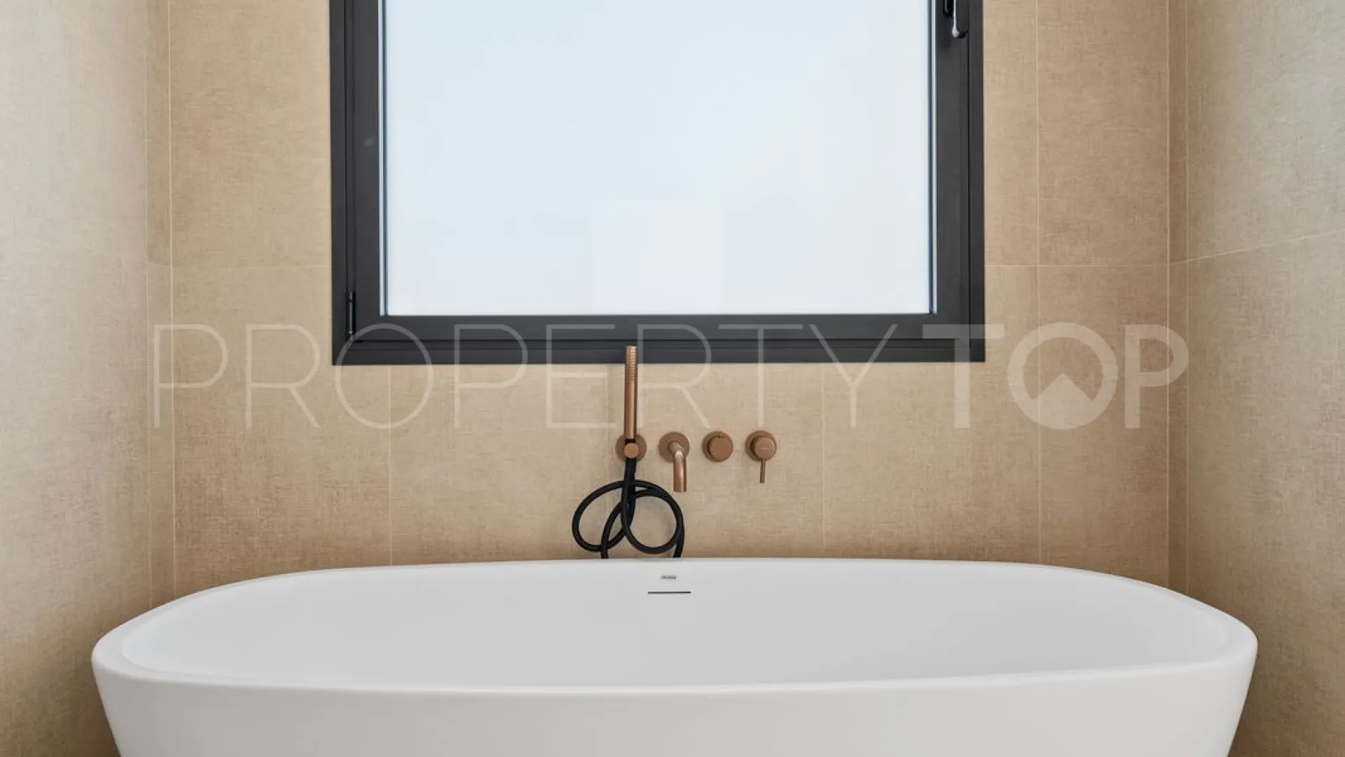 Buy villa in Mijas with 4 bedrooms