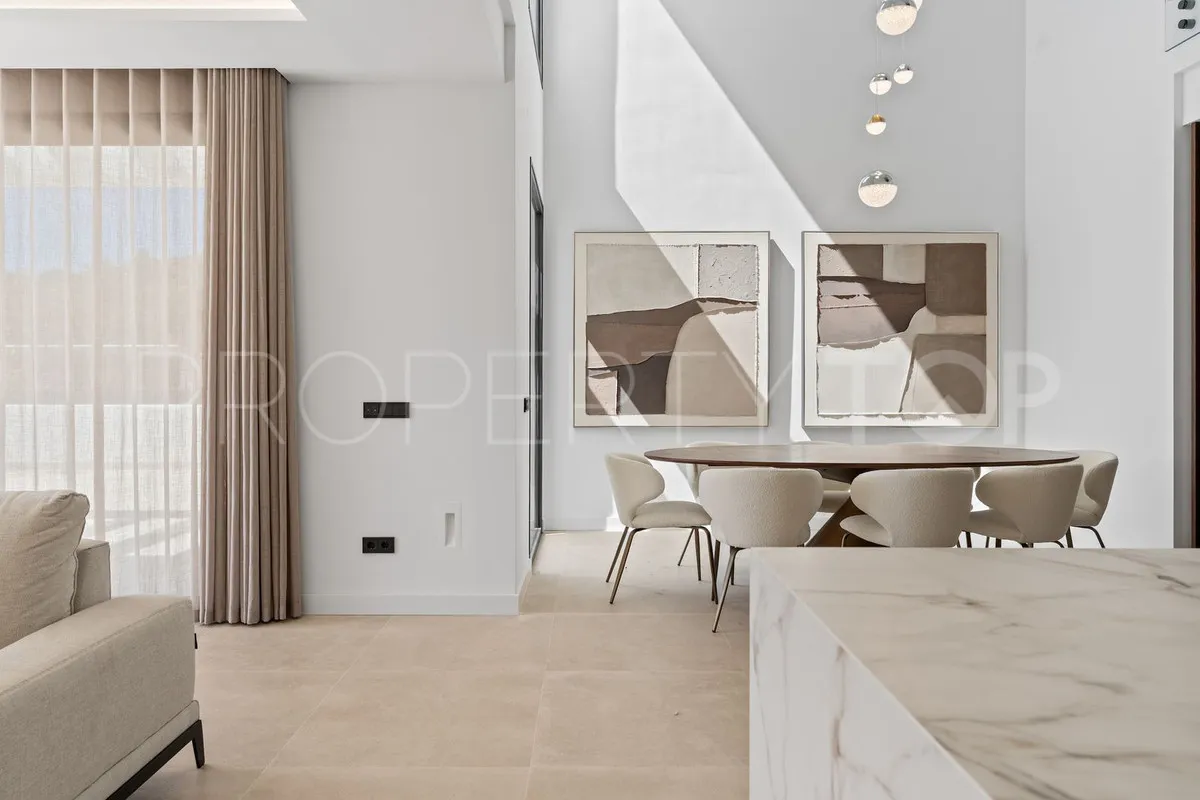 Buy villa in Mijas with 4 bedrooms