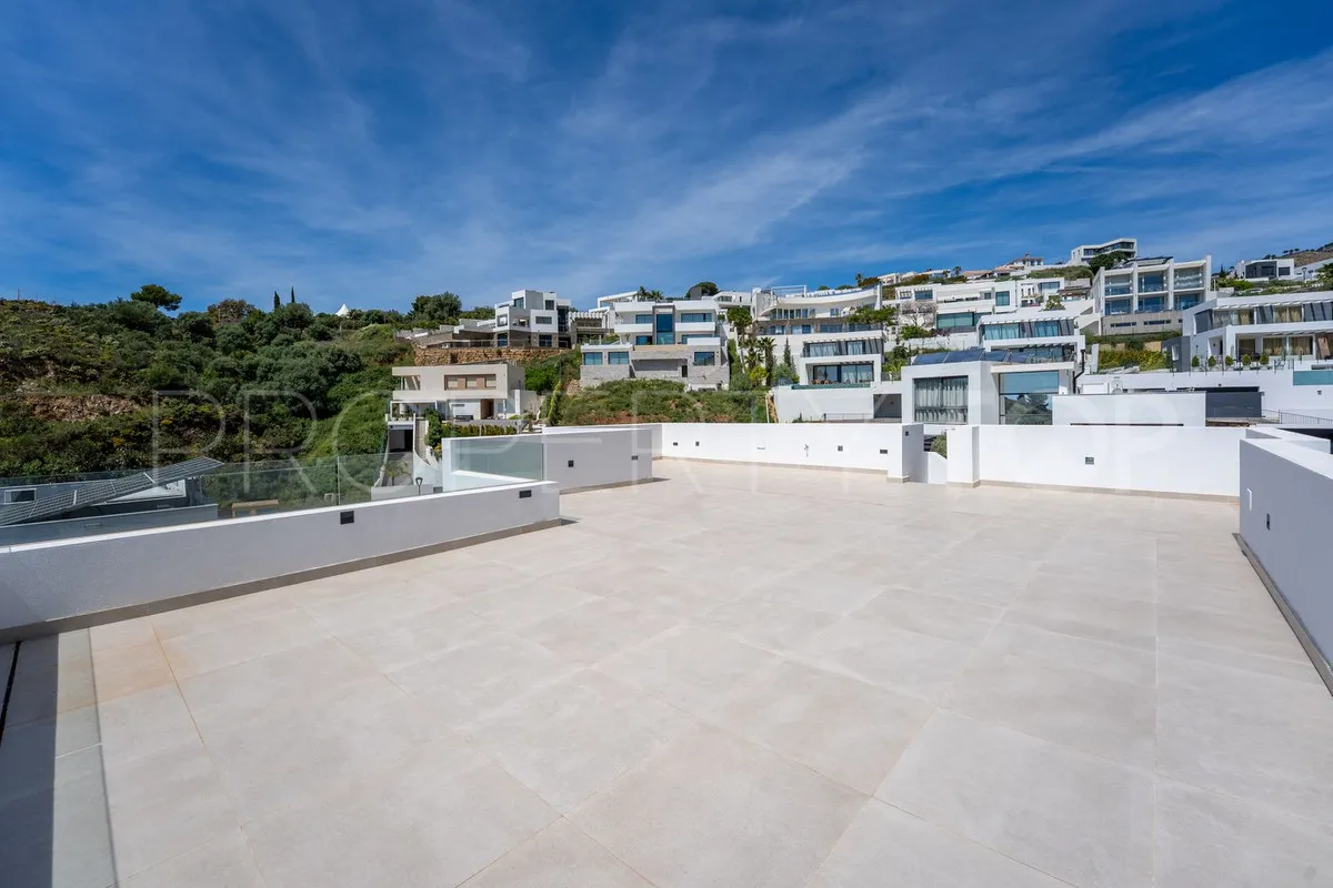 Buy villa in Mijas with 4 bedrooms