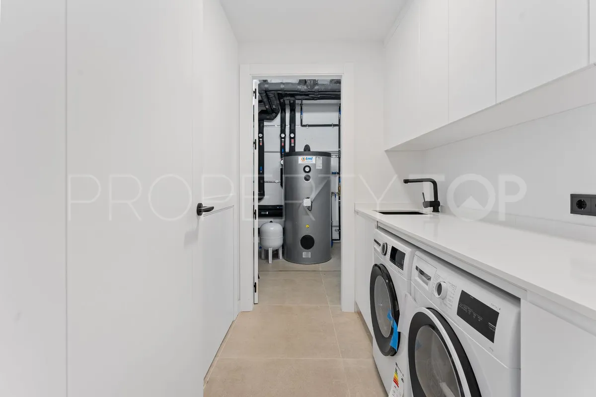 Buy villa in Mijas with 4 bedrooms