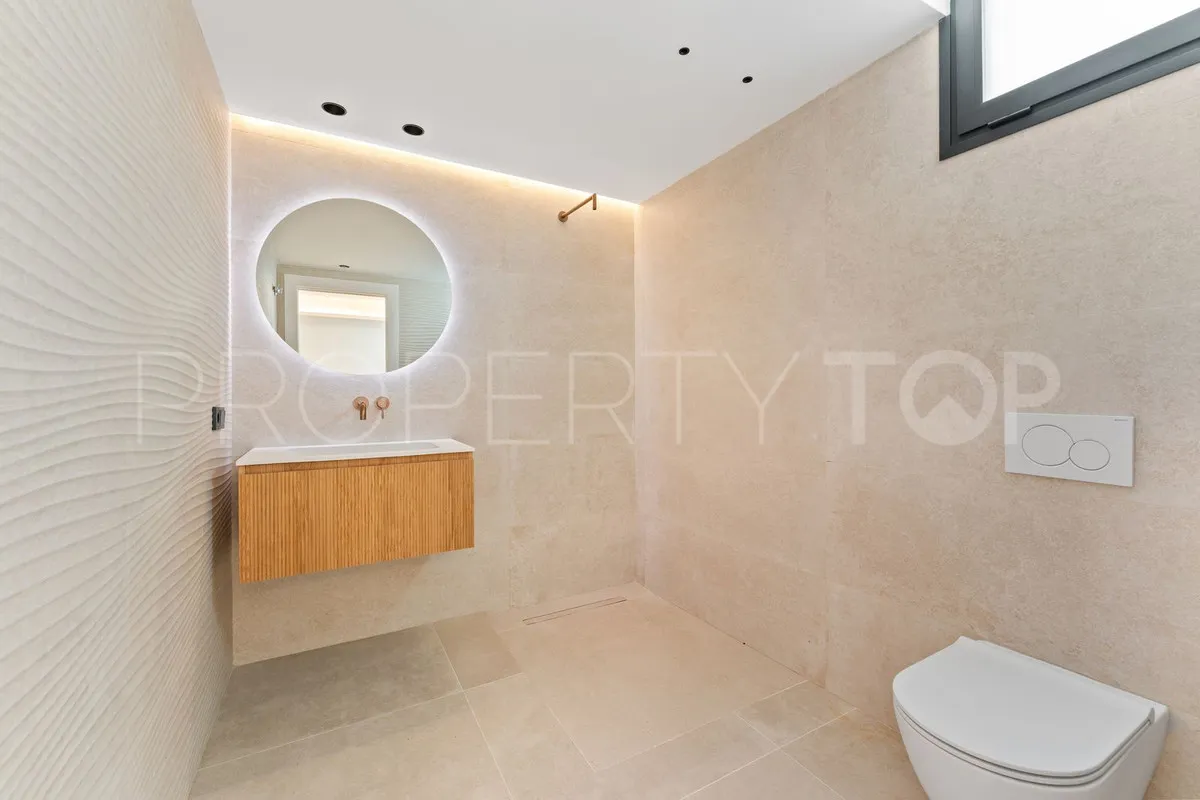 Buy villa in Mijas with 4 bedrooms