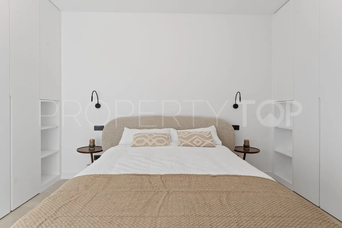 Buy villa in Mijas with 4 bedrooms