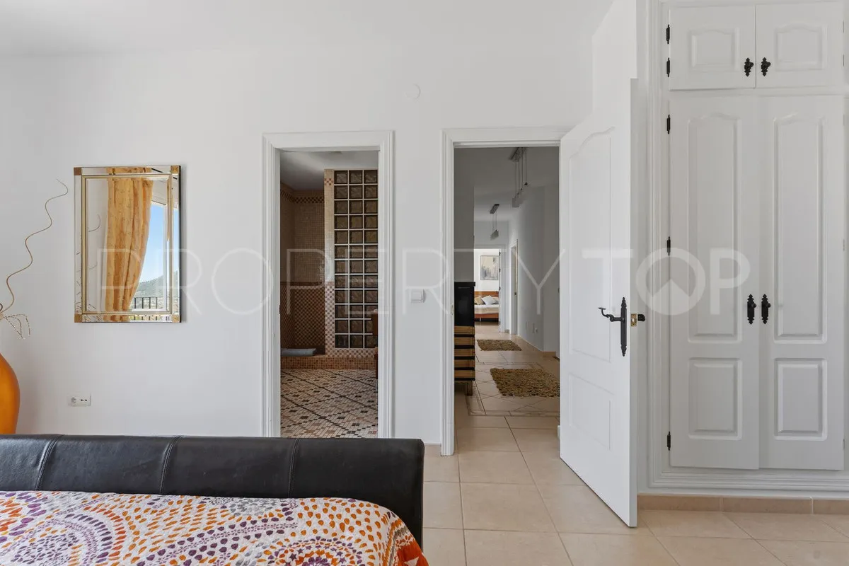 Villa for sale in Mijas with 3 bedrooms