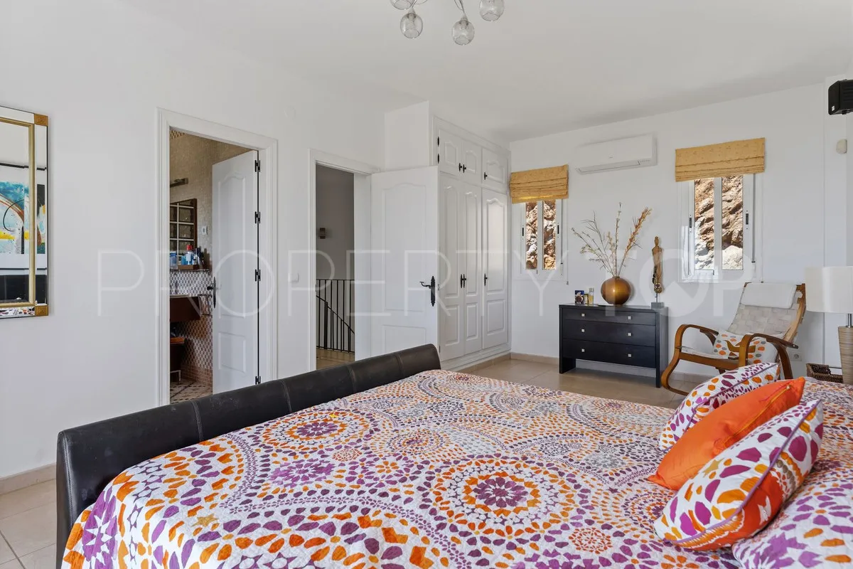 Villa for sale in Mijas with 3 bedrooms
