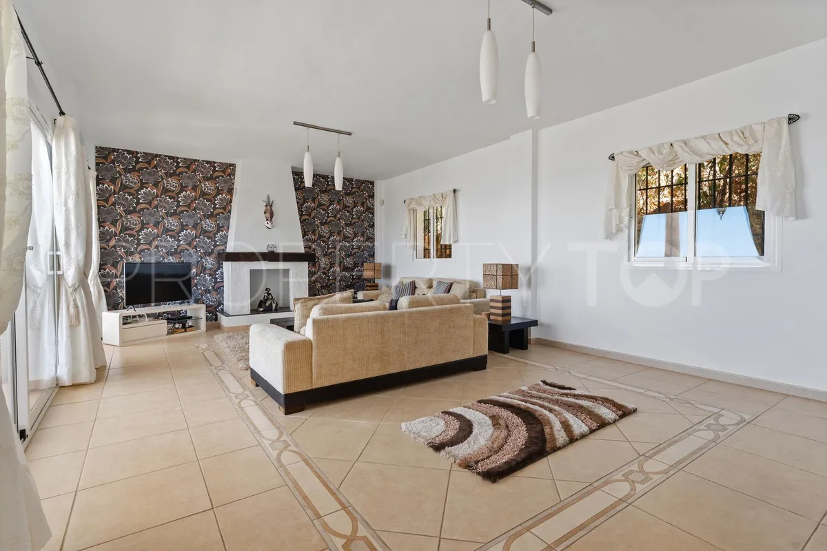 Villa for sale in Mijas with 3 bedrooms