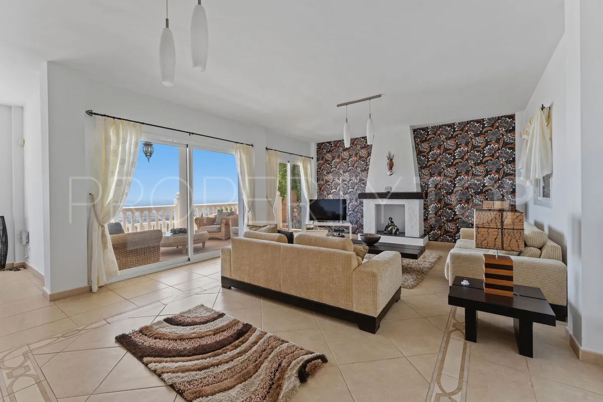 Villa for sale in Mijas with 3 bedrooms