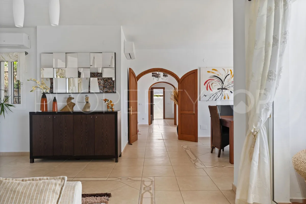 Villa for sale in Mijas with 3 bedrooms