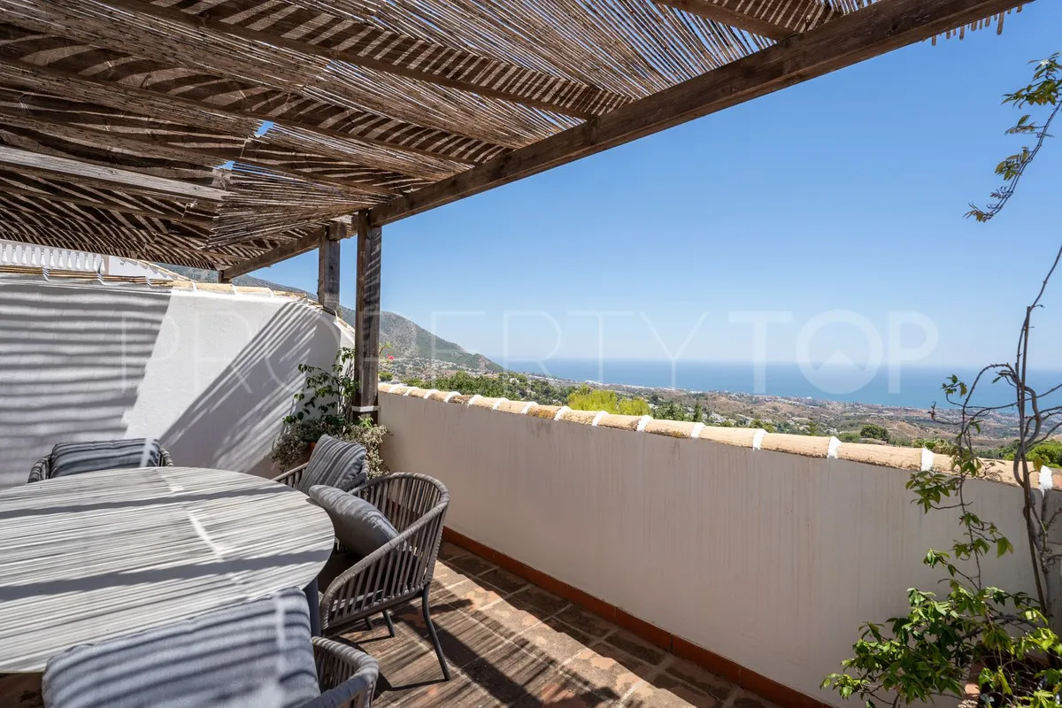 Villa for sale in Mijas with 3 bedrooms