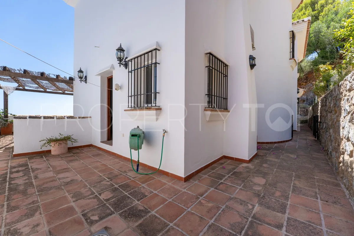 Villa for sale in Mijas with 3 bedrooms