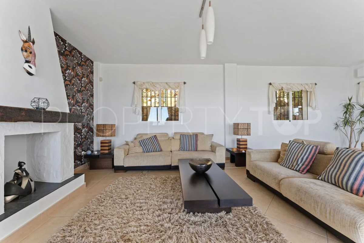 Villa for sale in Mijas with 3 bedrooms