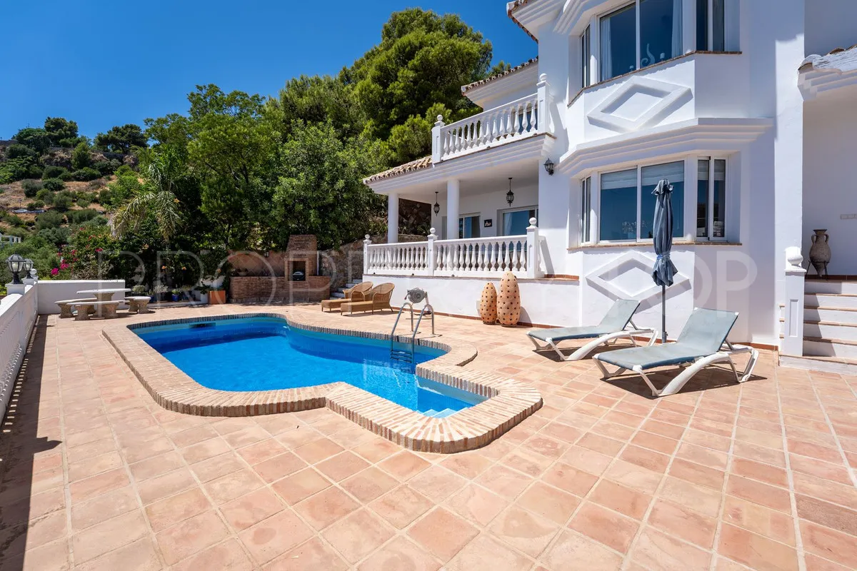 Villa for sale in Mijas with 3 bedrooms
