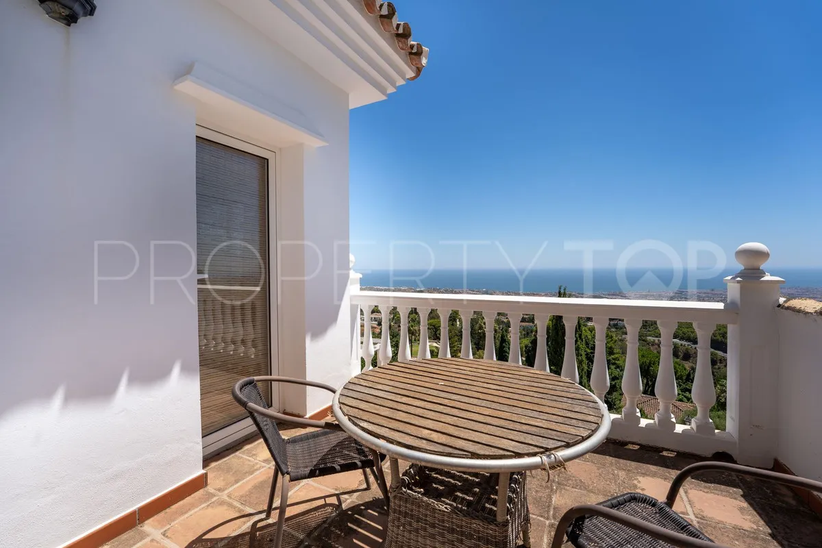 Villa for sale in Mijas with 3 bedrooms