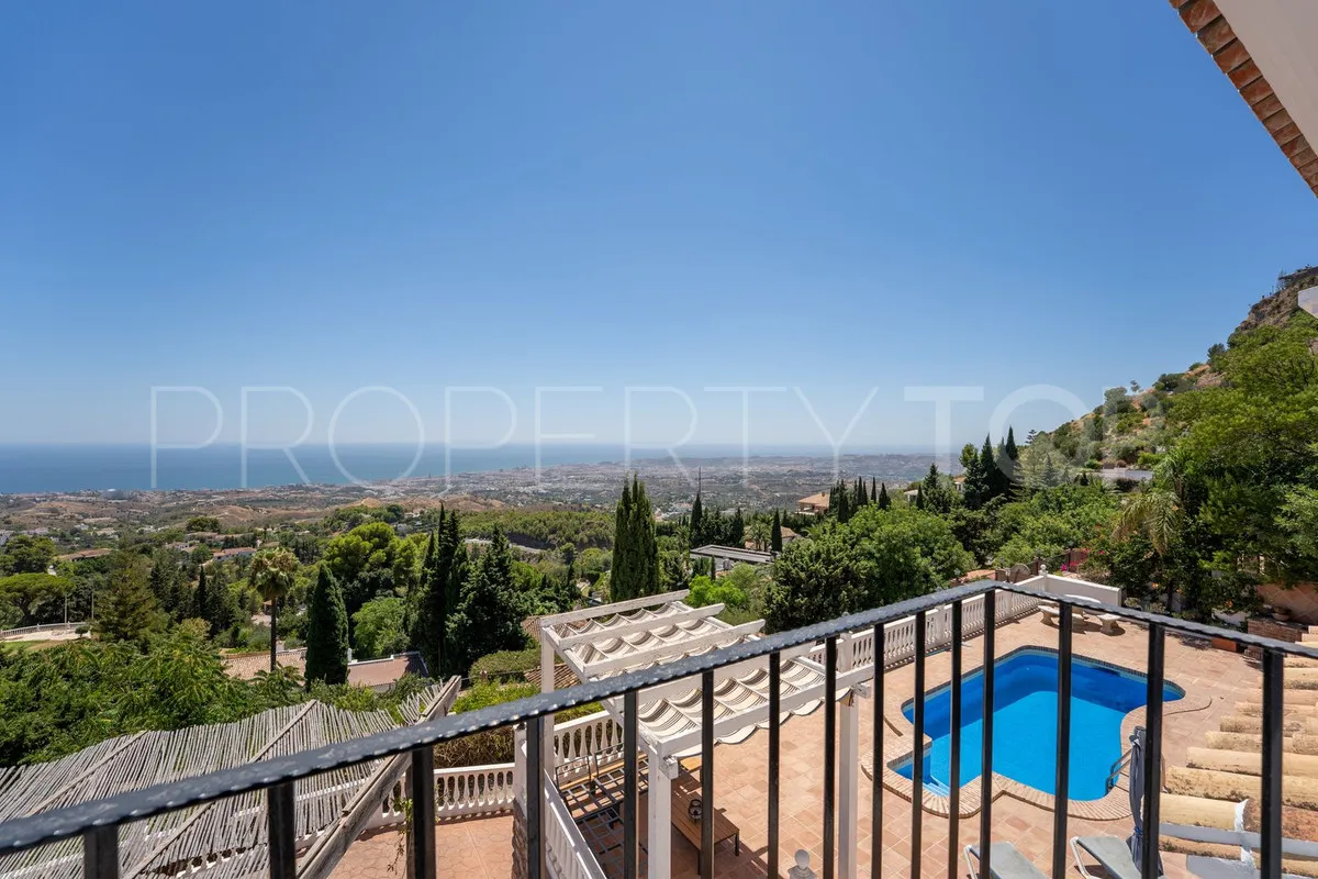 Villa for sale in Mijas with 3 bedrooms