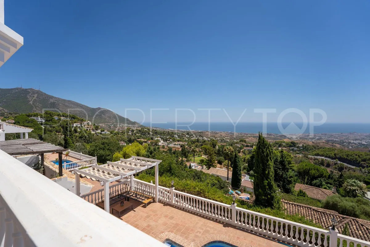 Villa for sale in Mijas with 3 bedrooms