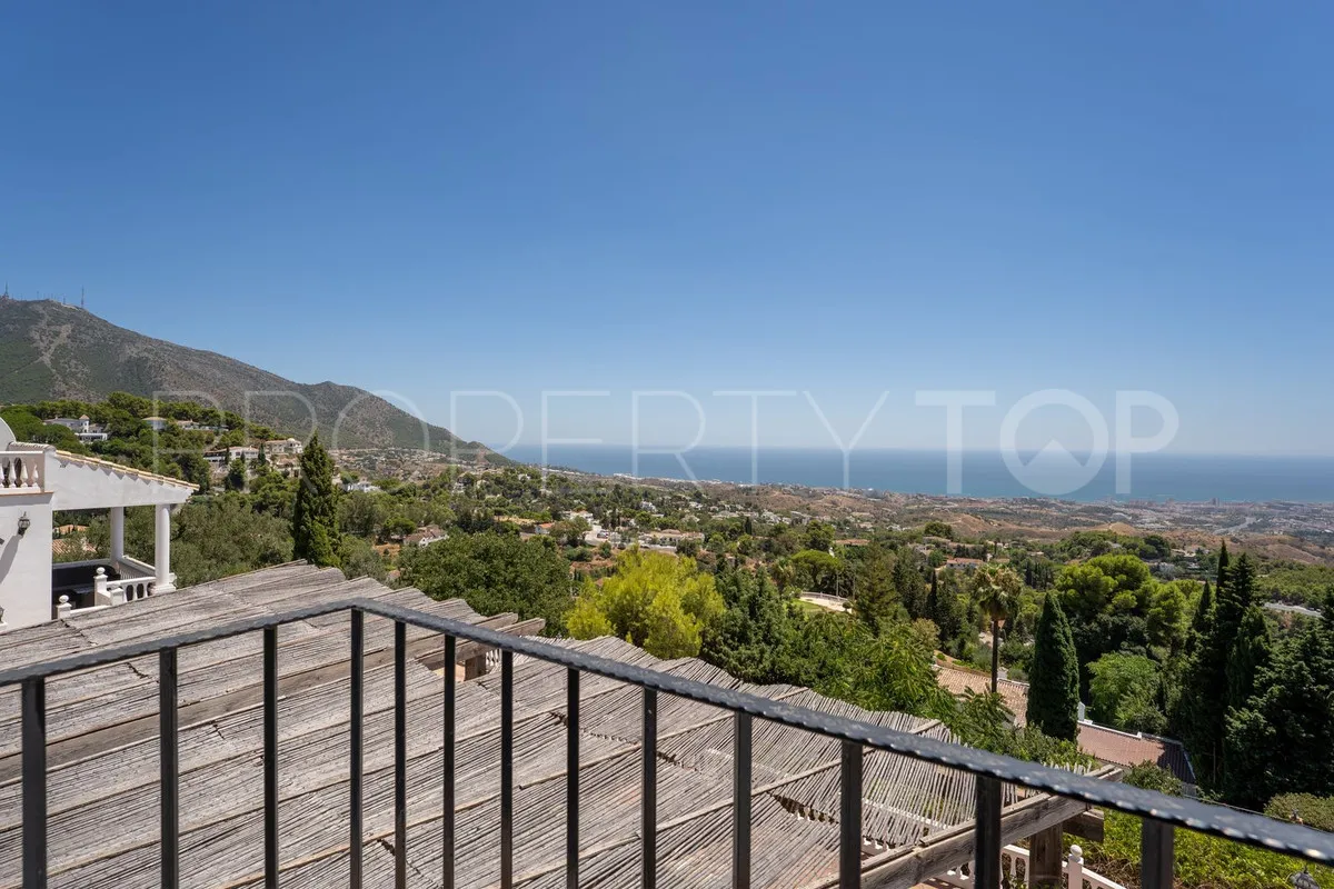 Villa for sale in Mijas with 3 bedrooms