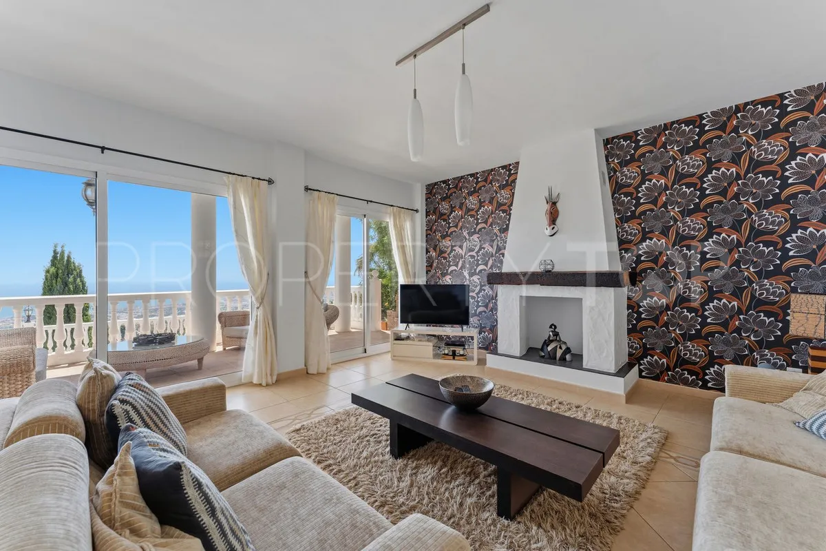 Villa for sale in Mijas with 3 bedrooms