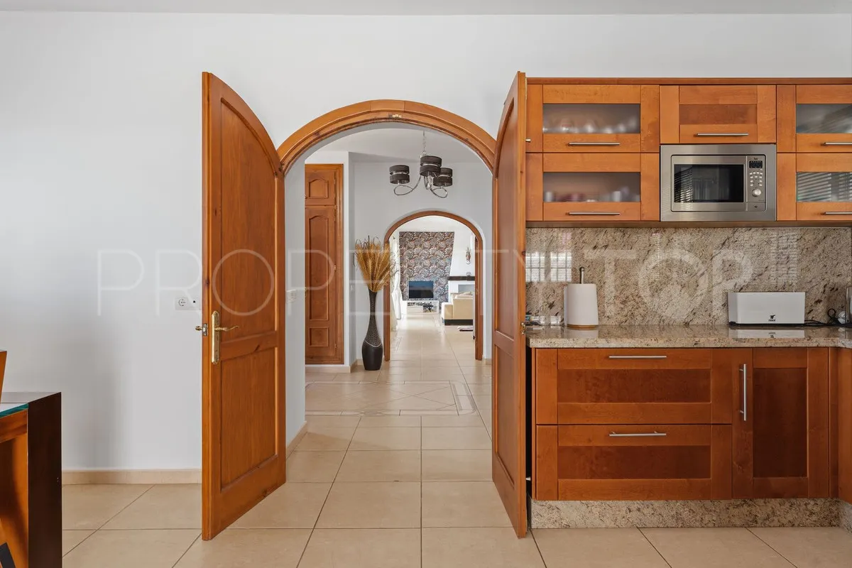 Villa for sale in Mijas with 3 bedrooms
