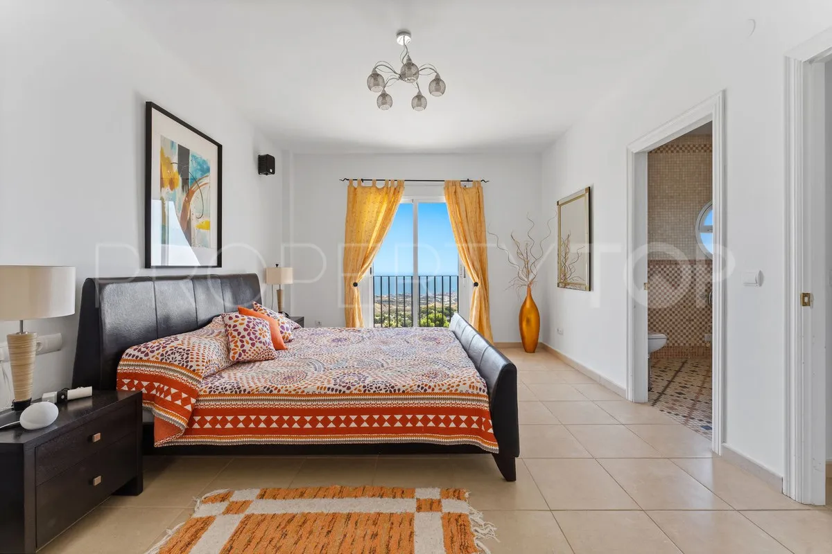 Villa for sale in Mijas with 3 bedrooms