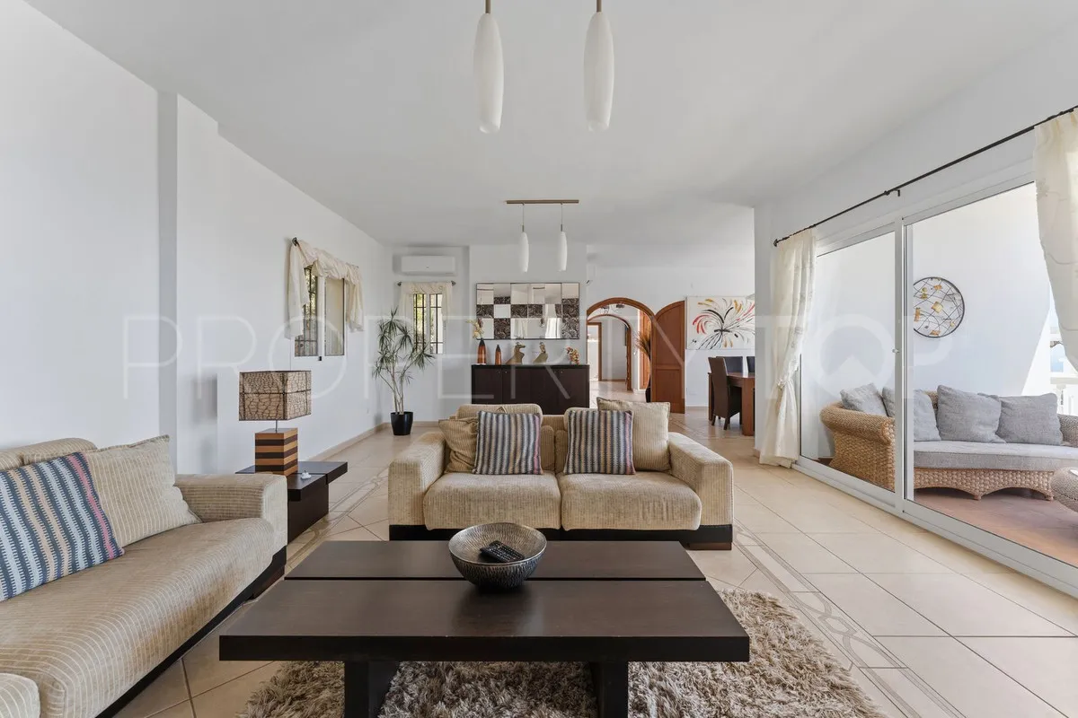 Villa for sale in Mijas with 3 bedrooms