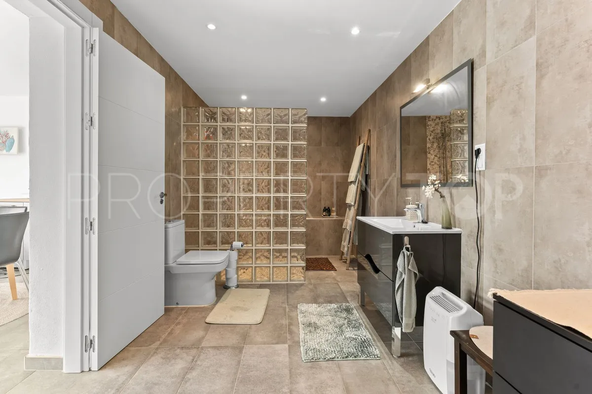 Valtocado villa for sale