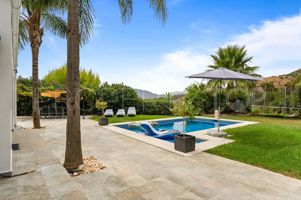 Valtocado villa for sale