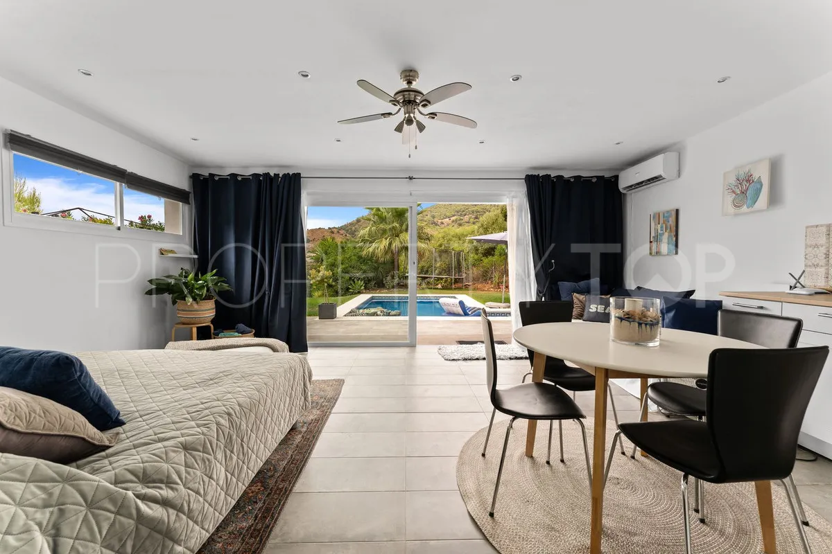 Valtocado villa for sale