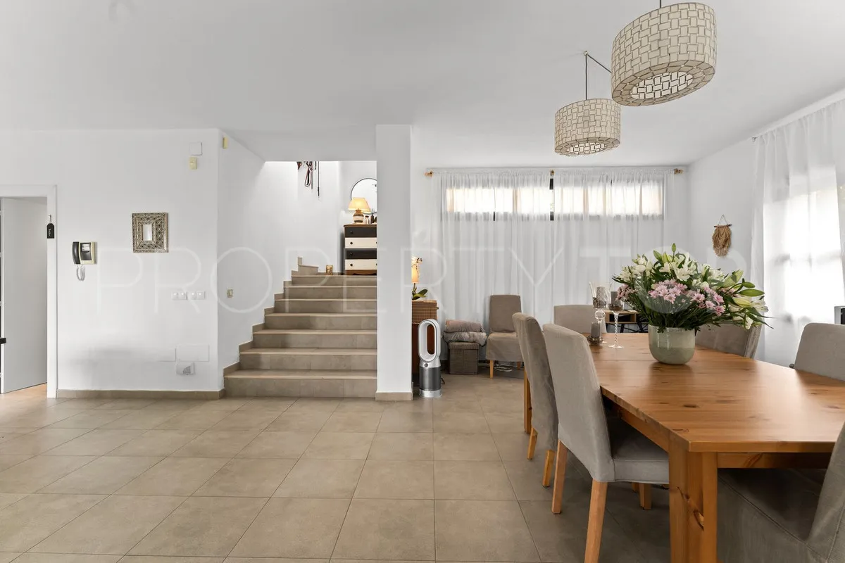 Valtocado villa for sale