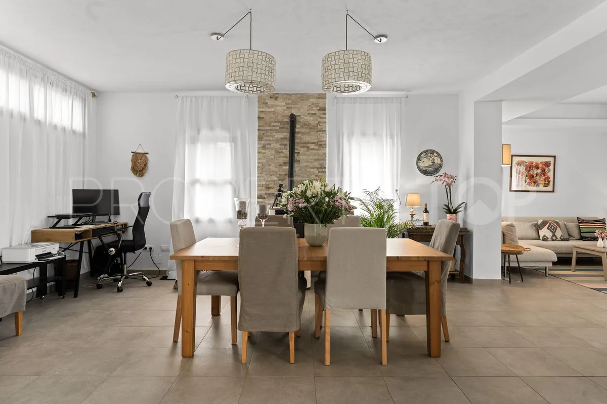 Valtocado villa for sale
