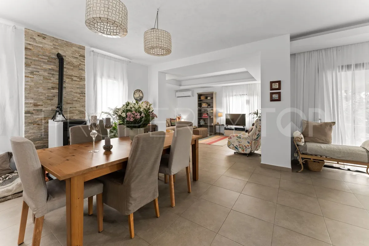 Valtocado villa for sale