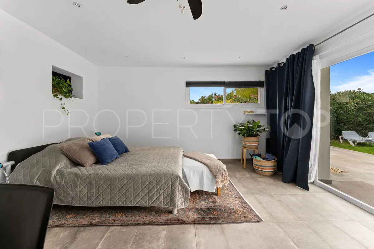 Valtocado villa for sale