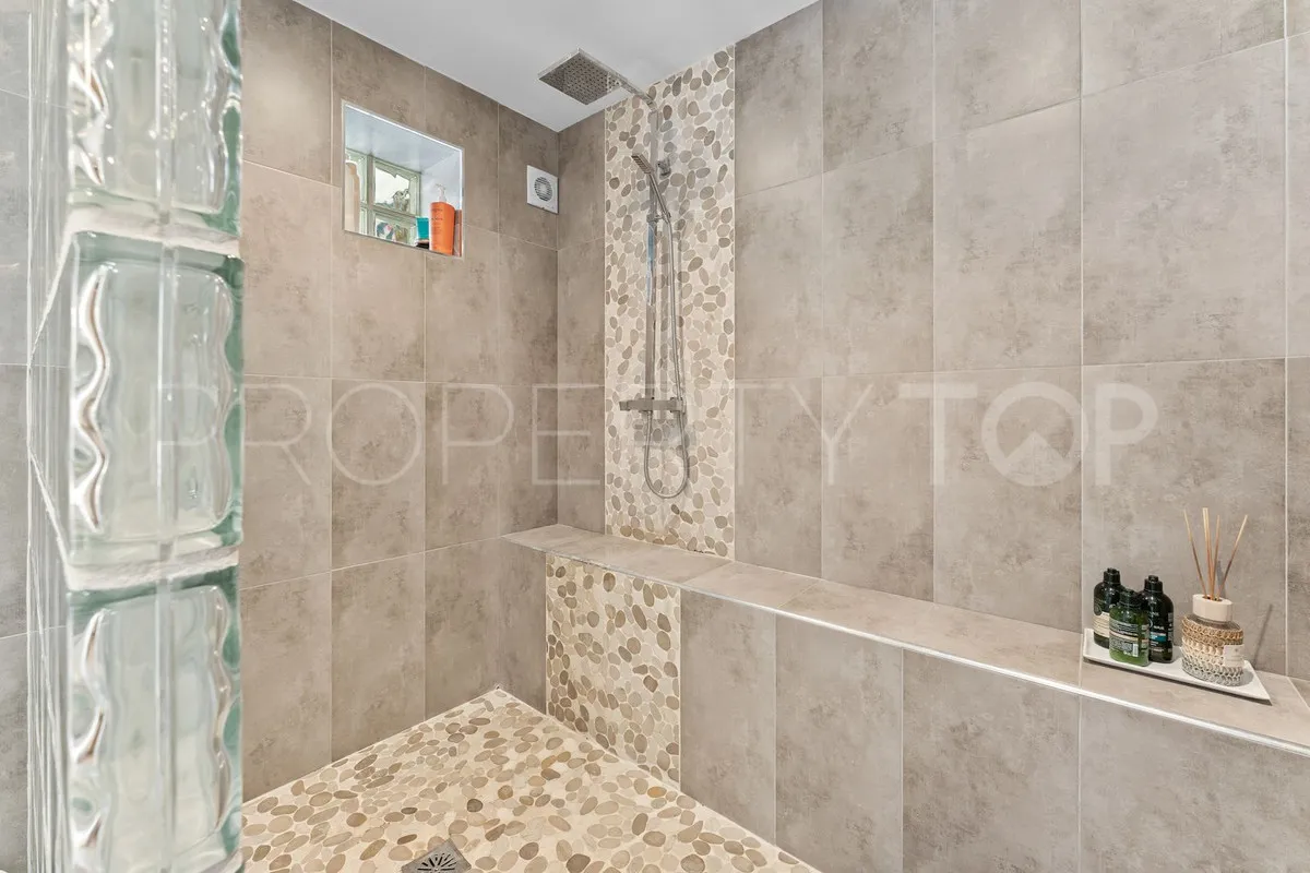 Valtocado villa for sale