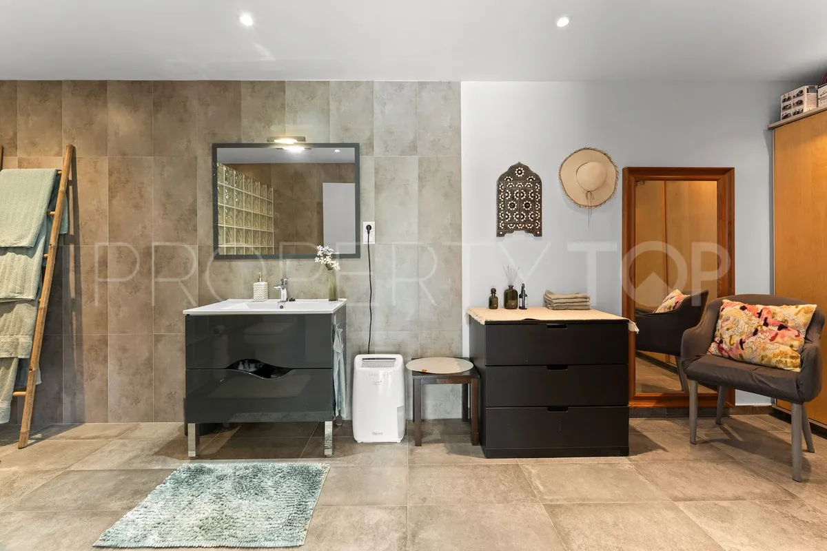 Valtocado villa for sale