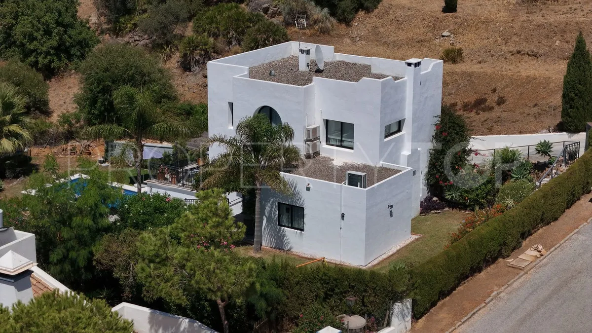 Valtocado villa for sale