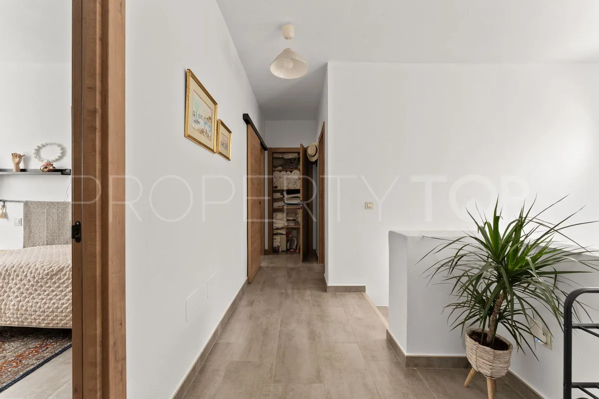 Valtocado villa for sale