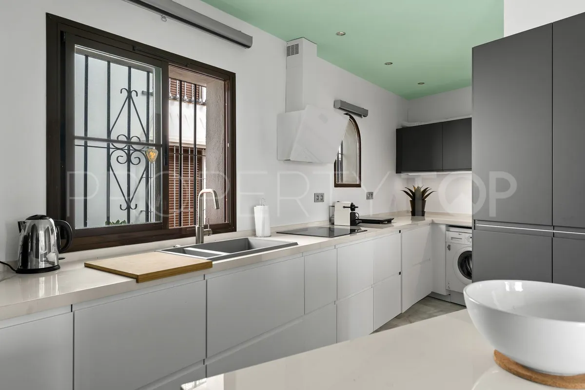 Buy town house with 4 bedrooms in Mijas