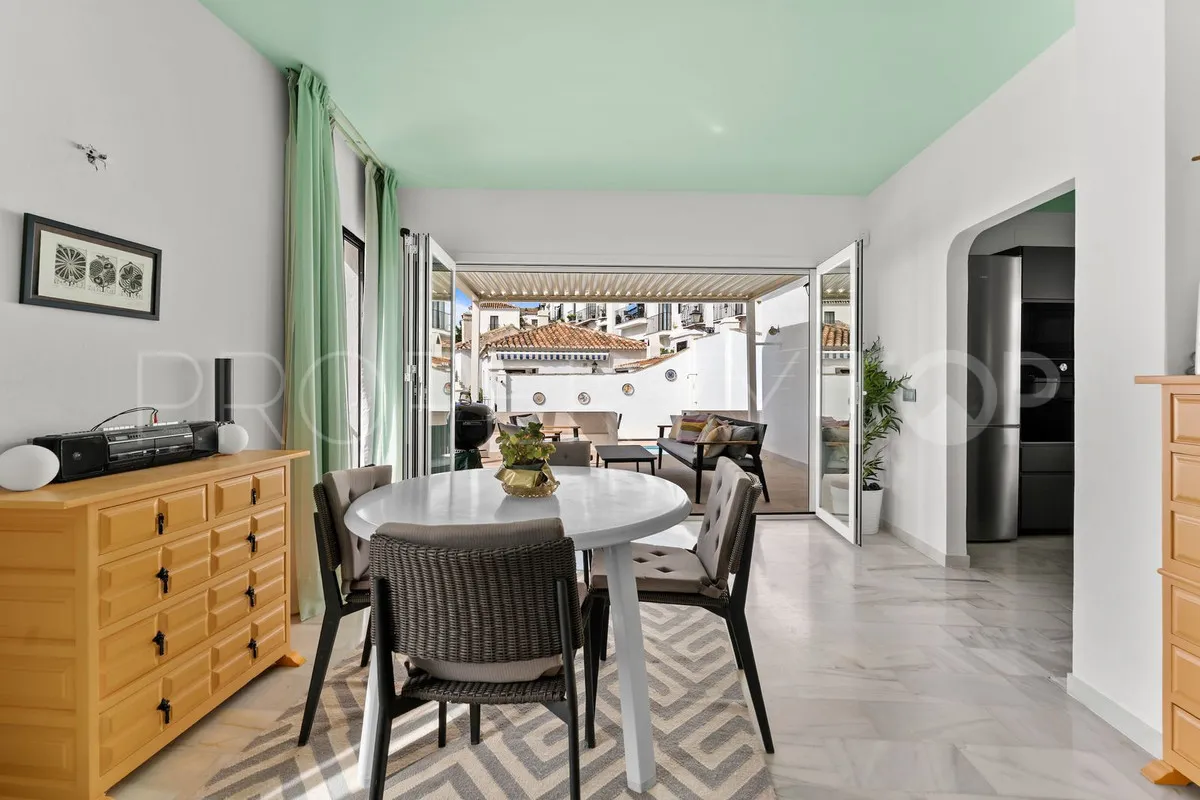Buy town house with 4 bedrooms in Mijas