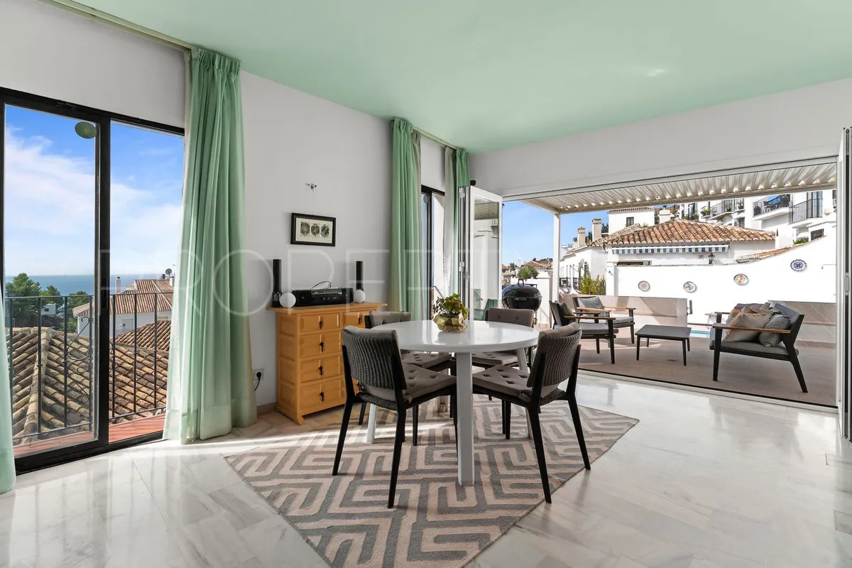 Buy town house with 4 bedrooms in Mijas