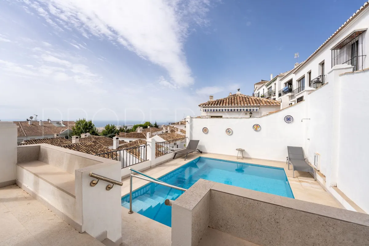 Buy town house with 4 bedrooms in Mijas
