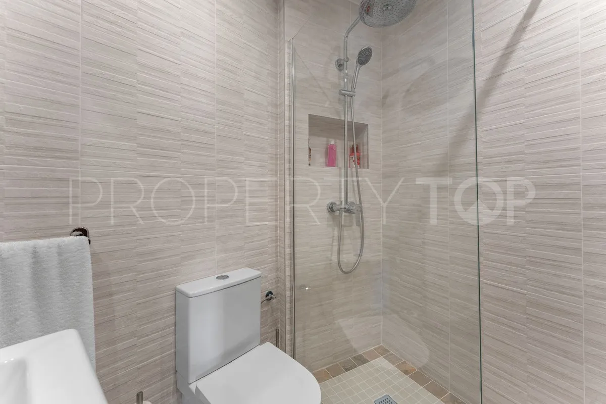 Buy town house with 4 bedrooms in Mijas