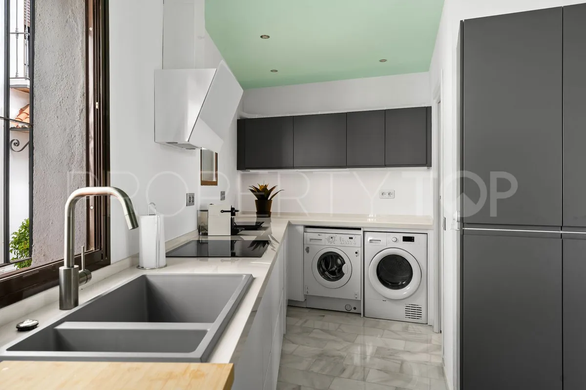 Buy town house with 4 bedrooms in Mijas