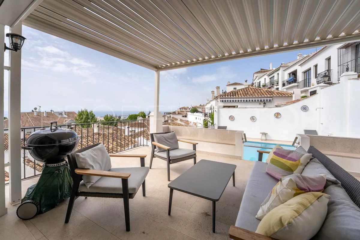 Buy town house with 4 bedrooms in Mijas