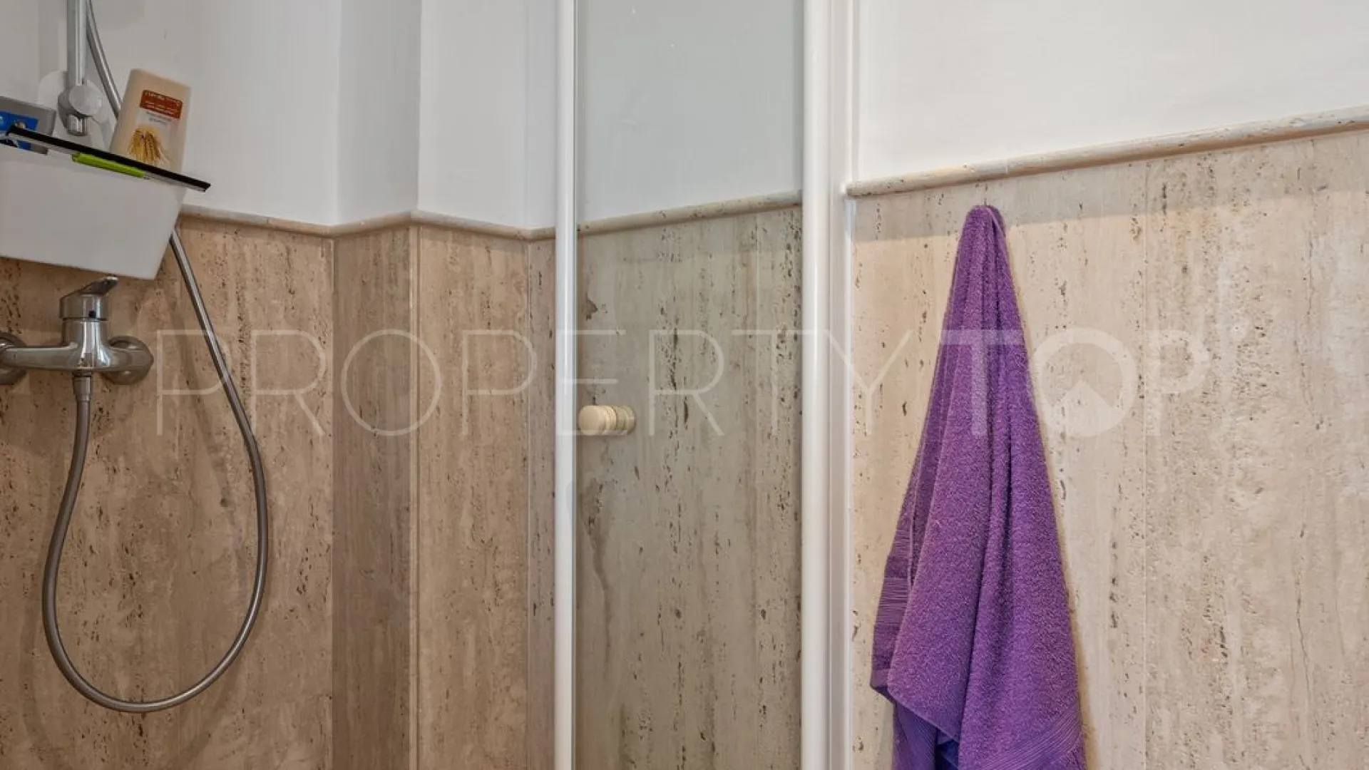 Buy villa with 3 bedrooms in Mijas