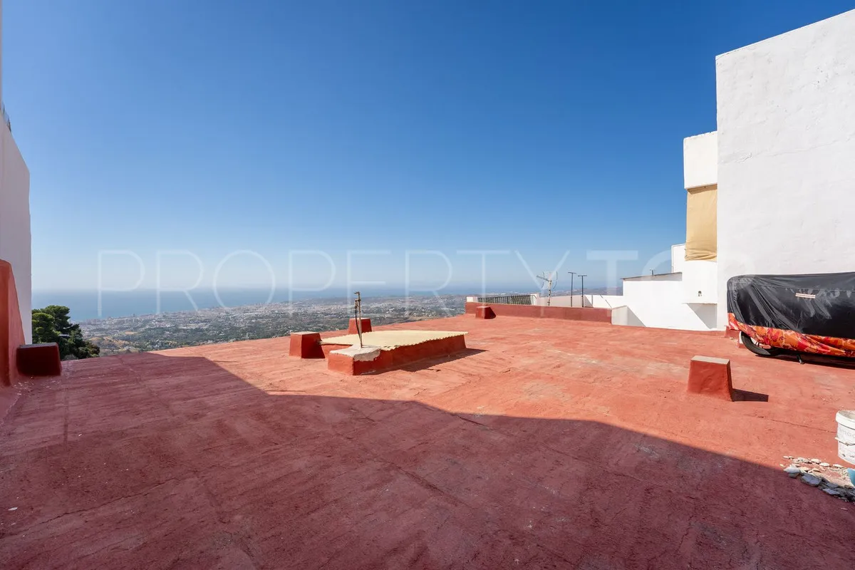 For sale town house in Mijas with 4 bedrooms