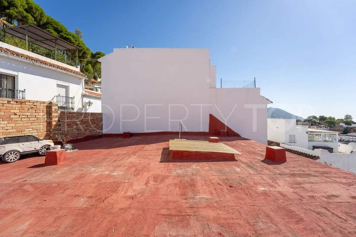 For sale town house in Mijas with 4 bedrooms