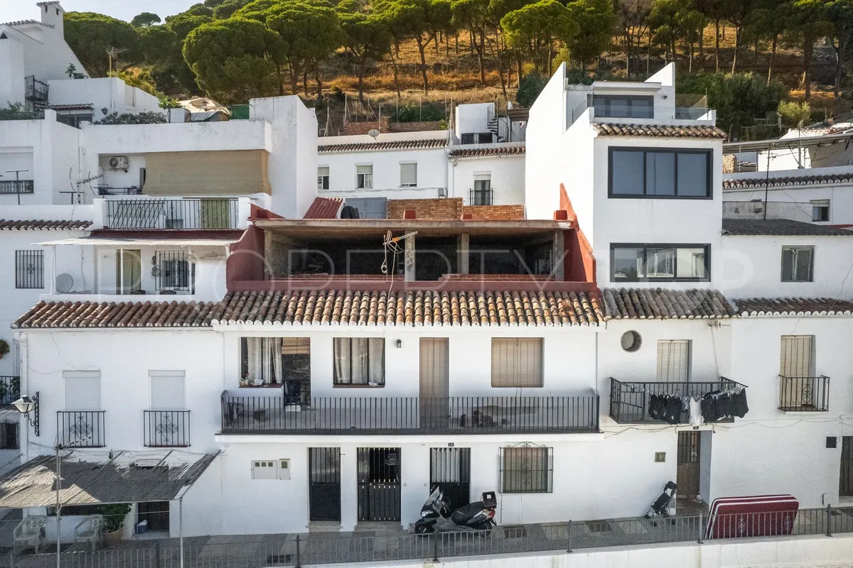 For sale town house in Mijas with 4 bedrooms