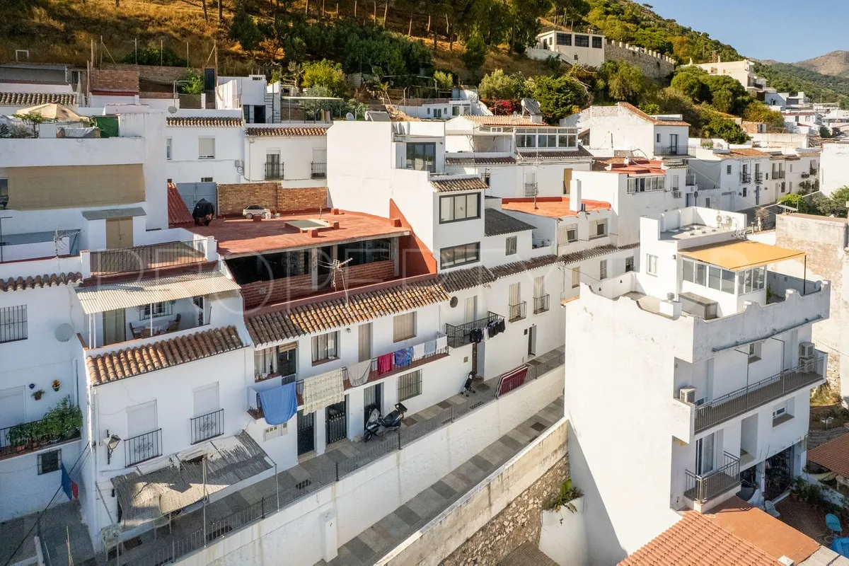 For sale town house in Mijas with 4 bedrooms