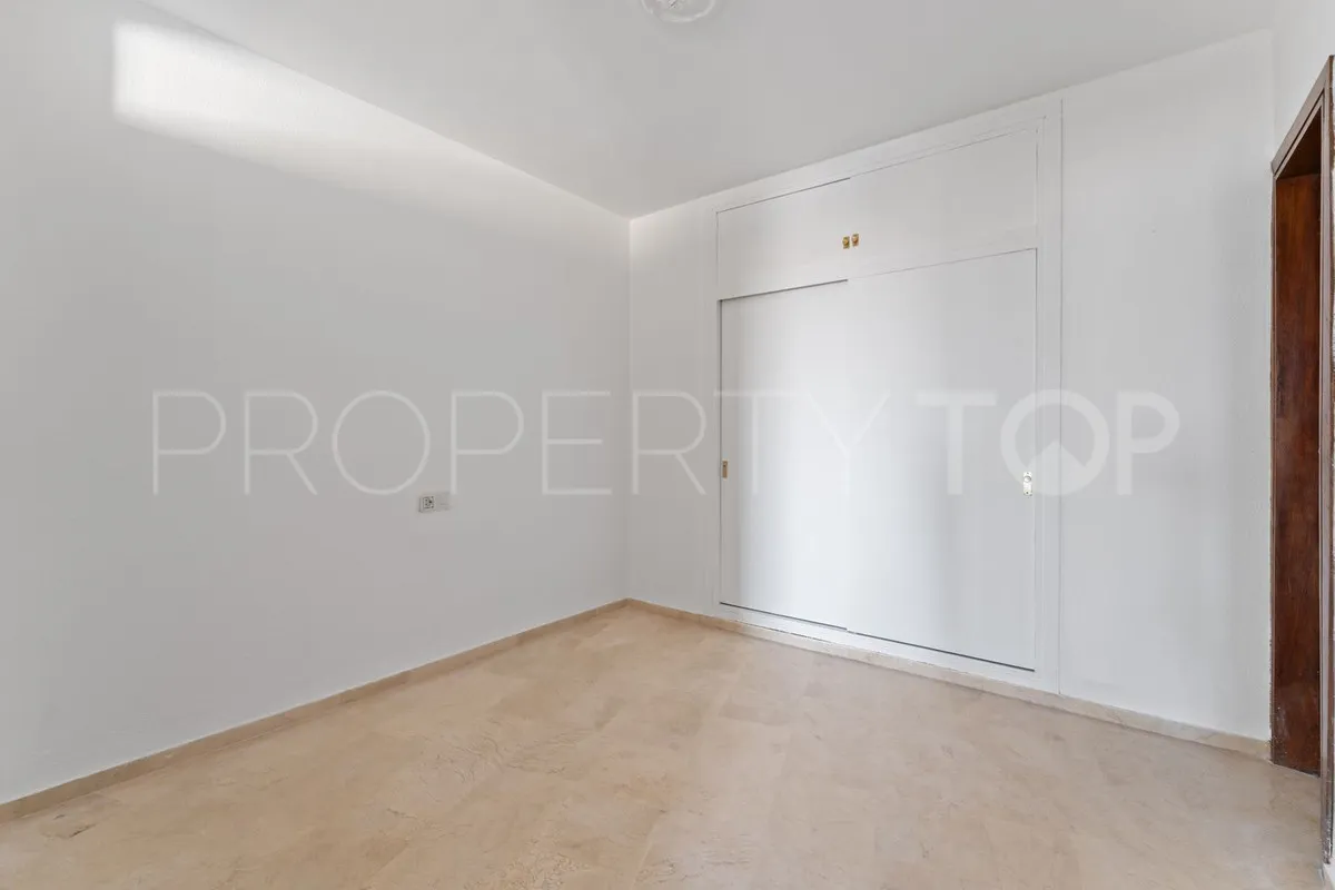 Buy 1 bedroom apartment in Mijas
